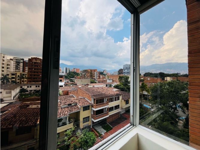 Apartamento de 4 alcobas en venta en Las Acacias, Medellín, 113 m² · foto 6 de 24
