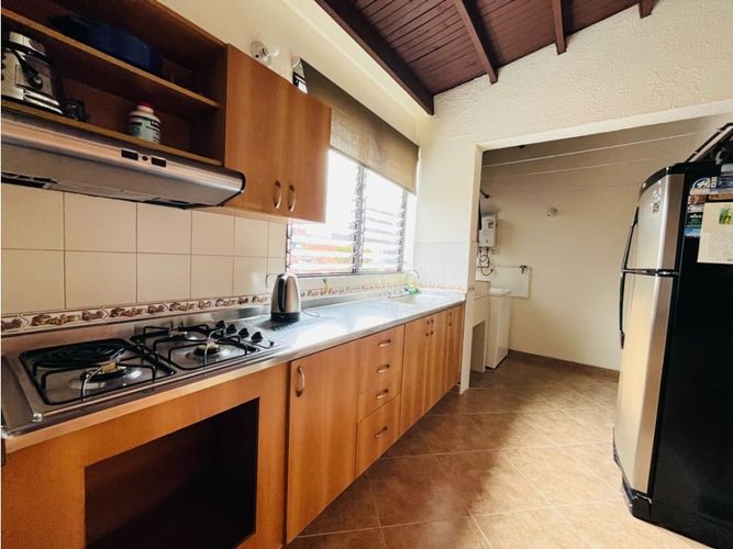 Apartamento de 4 alcobas en venta en Las Acacias, Medellín, 113 m² · foto 12 de 24