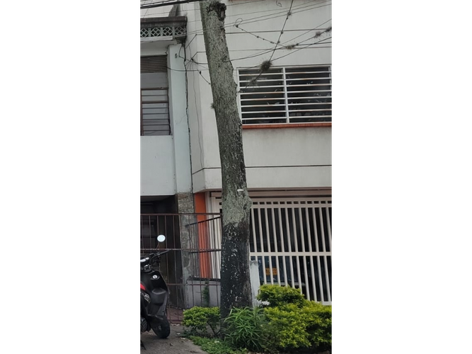 Casa de 7 alcobas en venta en El Templete, Cali, 288 m² · foto 2 de 2