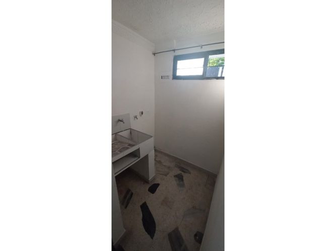 Casa de 5 alcobas en venta en La Flora, Cali, 480 m² · foto 2 de 24