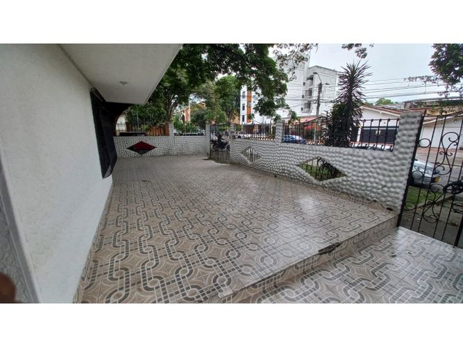 Casa de 5 alcobas en venta en La Flora, Cali, 480 m² · foto 18 de 24