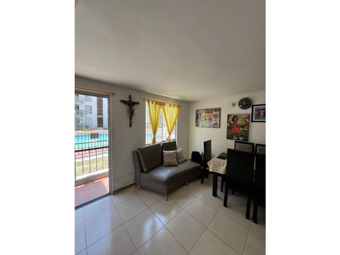 Apartamento de 2 alcobas en venta en Cr. Los Naranjos, Jamundí, 63 m² · foto 2 de 7