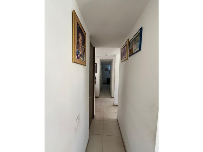 Apartamento de 2 alcobas en venta en Cr. Los Naranjos, Jamundí, 63 m² · foto 3 de 7
