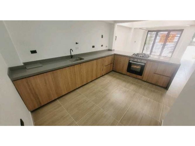 Casa de 4 alcobas en venta en San Bernardo, Medellín, 148 m² · foto 2 de 24