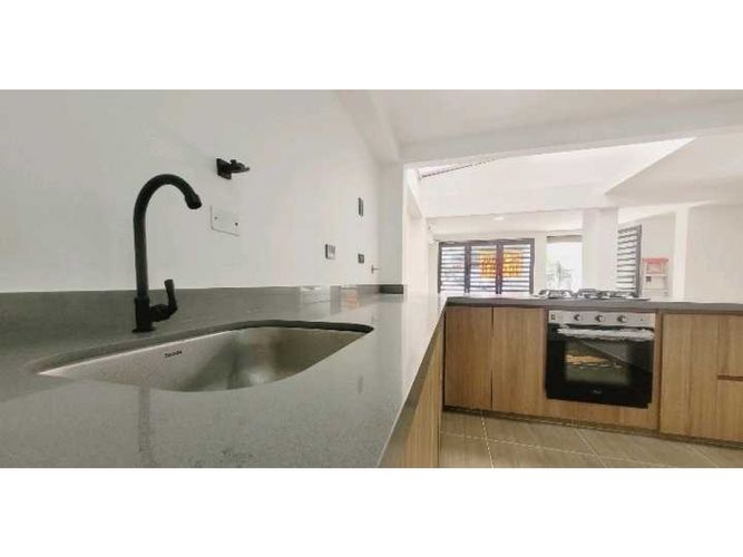 Casa de 4 alcobas en venta en San Bernardo, Medellín, 148 m² · foto 5 de 24