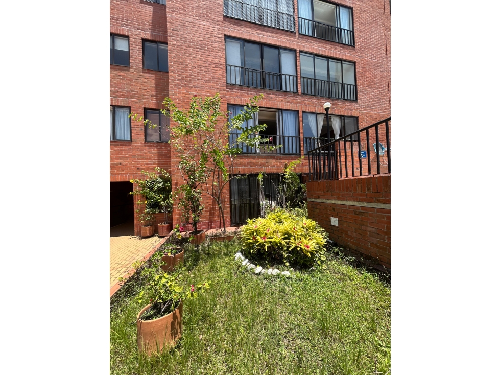 Apartamento en venta en El Refugio, Cali · foto 3 de 12
