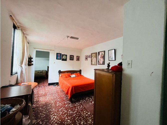 Casa de 4 alcobas en venta en La Milagrosa, Medellín, 140 m² · foto 4 de 16
