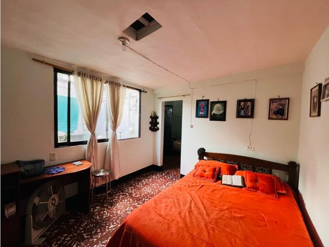 Casa de 4 alcobas en venta en La Milagrosa, Medellín, 140 m² · foto 5 de 16