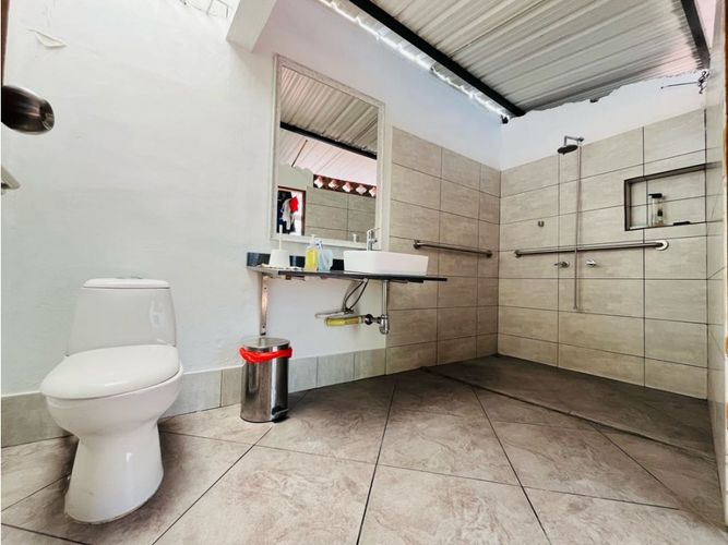 Casa de 4 alcobas en venta en La Milagrosa, Medellín, 140 m² · foto 6 de 16