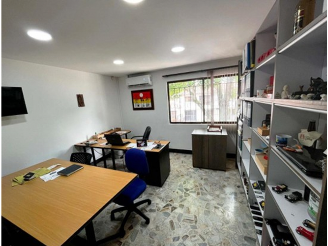 Casa de 4 alcobas en venta en La Flora, Cali, 394 m² · foto 9 de 11