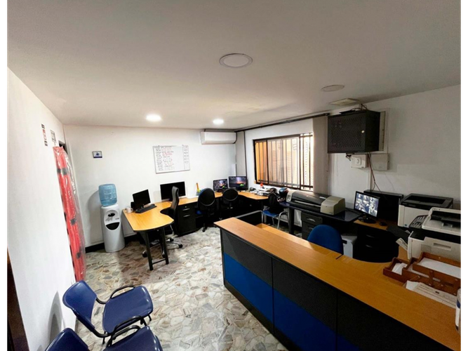 Casa de 4 alcobas en venta en La Flora, Cali, 394 m² · foto 10 de 11