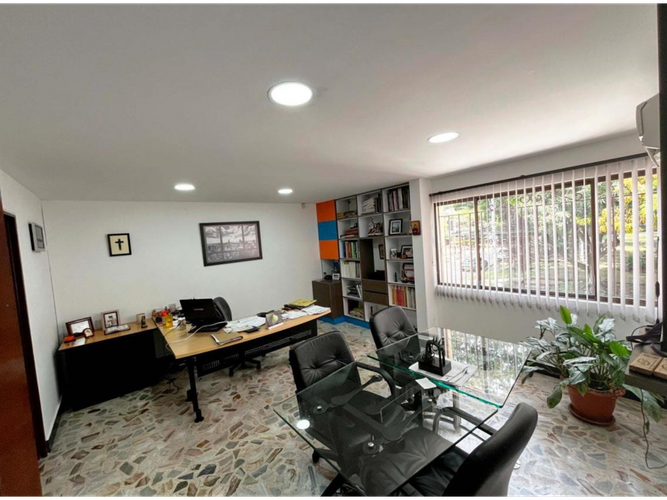 Casa de 4 alcobas en venta en La Flora, Cali, 394 m² · foto 11 de 11