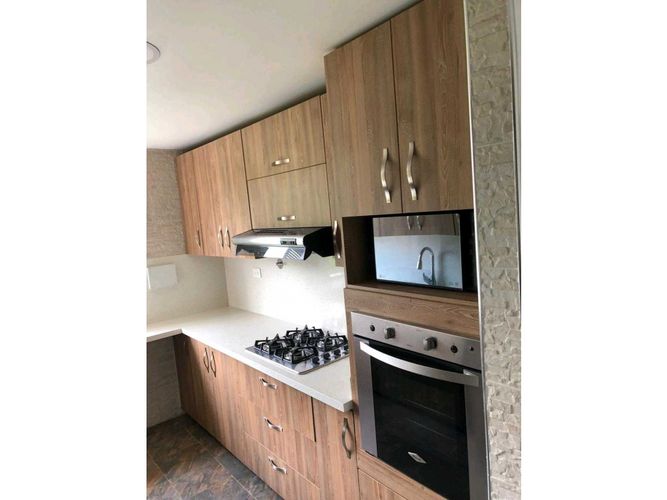 Apartamento de 4 alcobas en venta en Los Colores, Medellín, 185 m² · foto 1 de 24