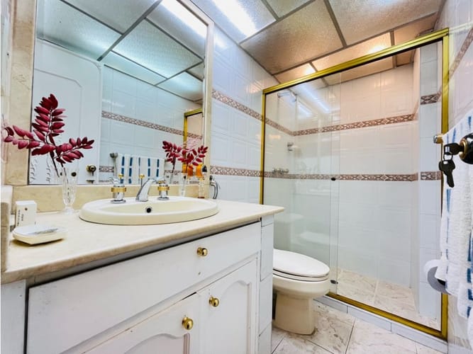 Apartamento de 4 alcobas en venta en Laureles, Medellín, 203 m² · foto 6 de 24