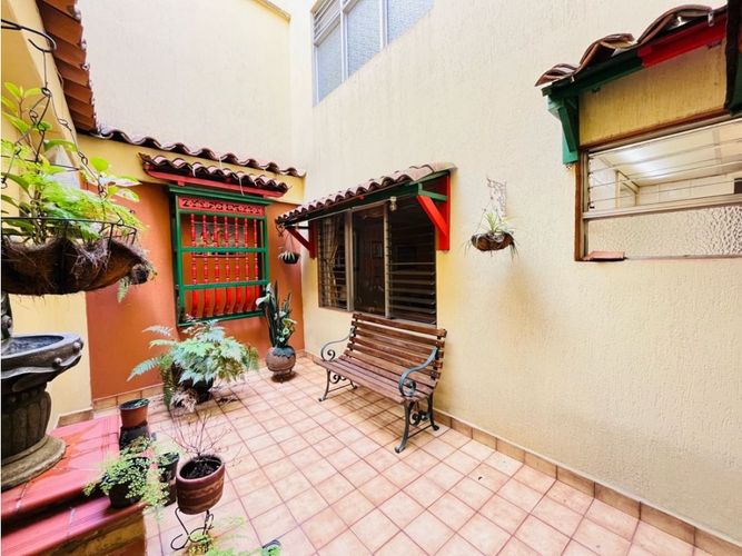 Apartamento de 4 alcobas en venta en Laureles, Medellín, 203 m² · foto 9 de 24