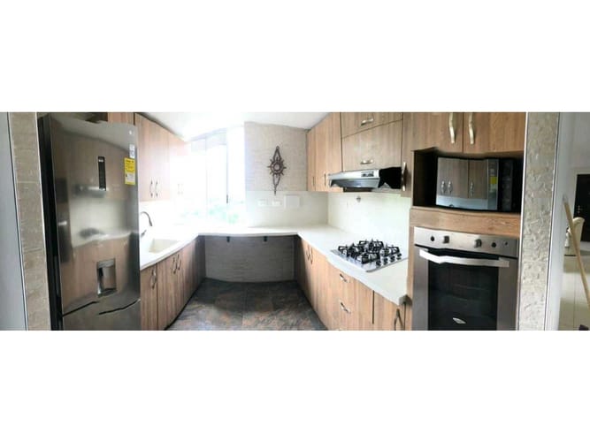 Apartamento de 4 alcobas en venta en Los Colores, Medellín, 185 m² · foto 6 de 24