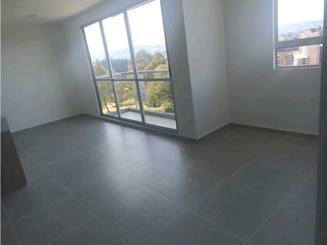 Apartamento de 4 alcobas en venta en Los Colores, Medellín, 185 m² · foto 7 de 24