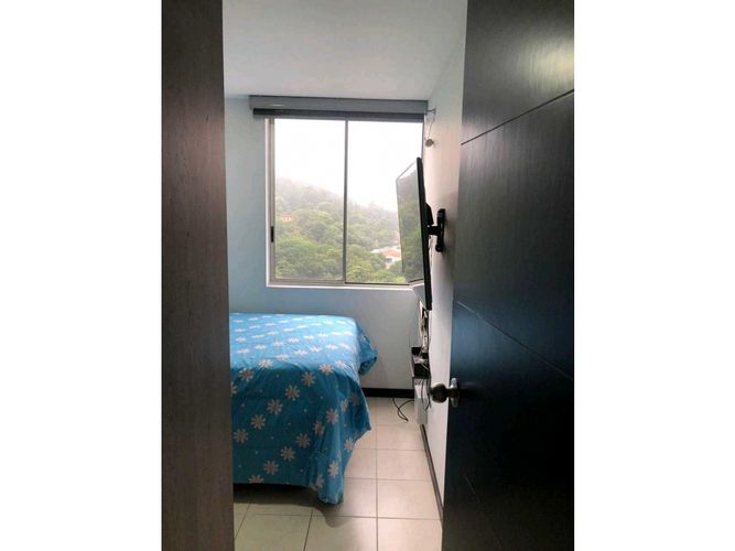 Apartamento de 4 alcobas en venta en Los Colores, Medellín, 185 m² · foto 9 de 24