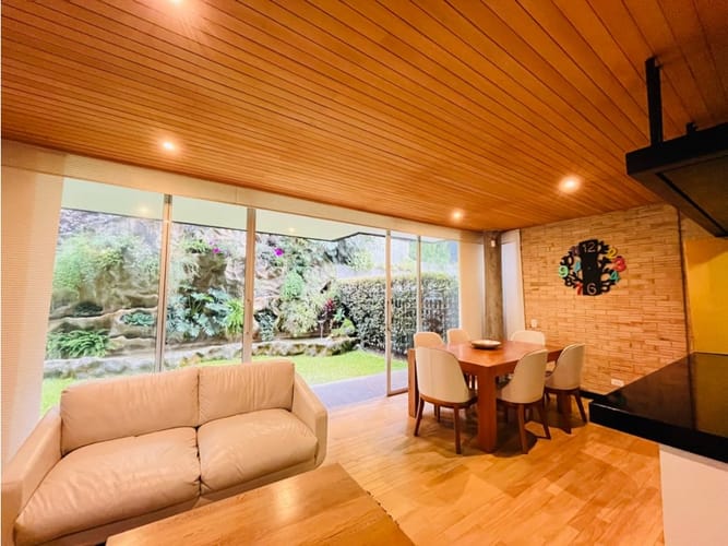 Casa de 5 alcobas en venta en Loma El Atravesado, Envigado, 345 m² · foto 2 de 24