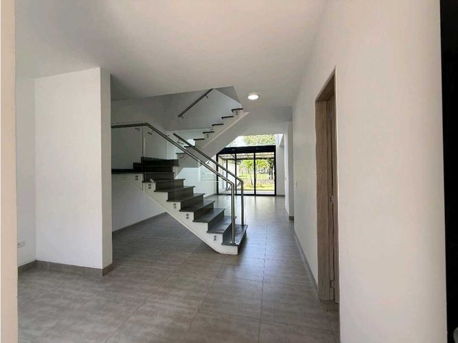 Casa de 4 alcobas en venta en Las Mercedes, Jamundí, 300 m² · foto 3 de 18