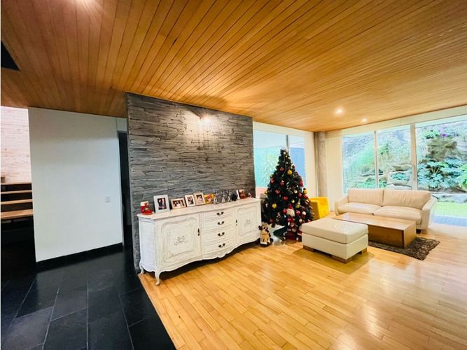 Casa de 5 alcobas en venta en Loma El Atravesado, Envigado, 345 m² · foto 5 de 24