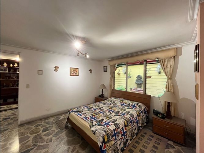 Apartamento de 4 alcobas en venta en Laureles, Medellín, 203 m² · foto 18 de 24