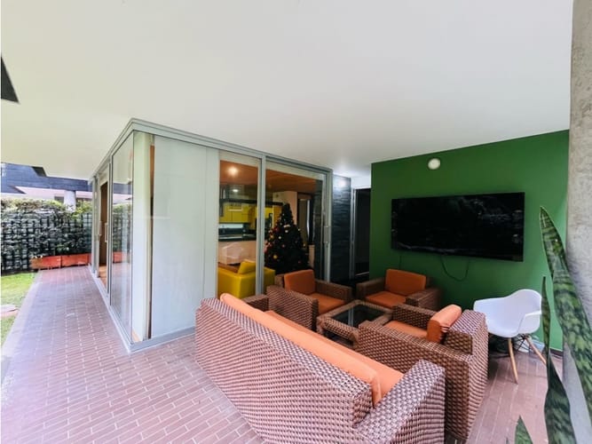 Casa de 5 alcobas en venta en Loma El Atravesado, Envigado, 345 m² · foto 6 de 24