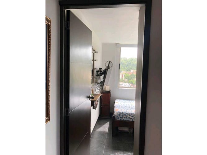 Apartamento de 4 alcobas en venta en Los Colores, Medellín, 185 m² · foto 15 de 24