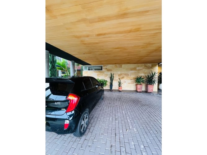 Casa de 5 alcobas en venta en Loma El Atravesado, Envigado, 345 m² · foto 10 de 24