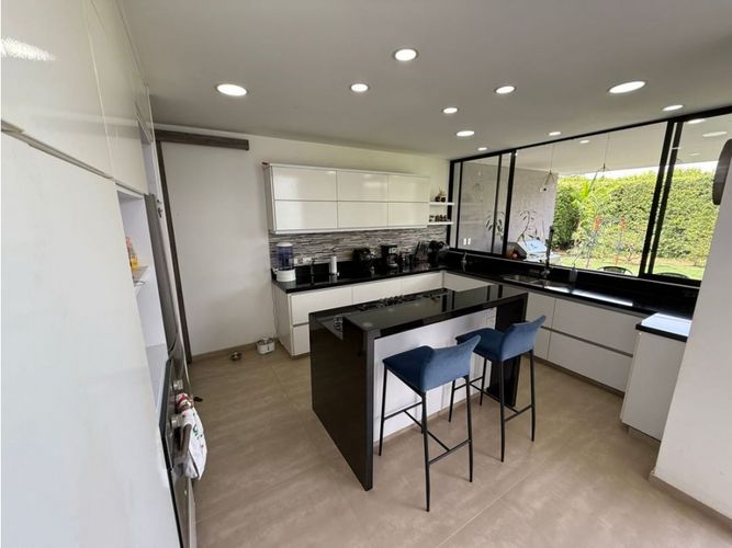 Casa de 4 alcobas en venta en Las Mercedes, Jamundí, 360 m² · foto 2 de 20