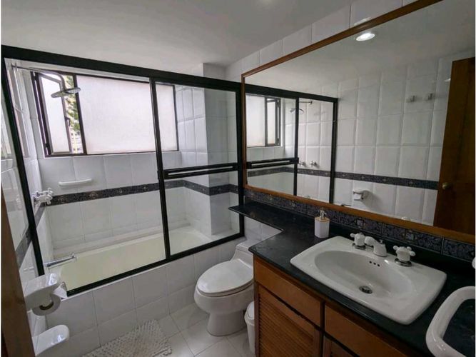 Apartamento de 4 alcobas en arriendo en Castropol, Medellín, 130 m² · foto 7 de 21
