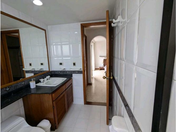 Apartamento de 4 alcobas en arriendo en Castropol, Medellín, 130 m² · foto 9 de 21