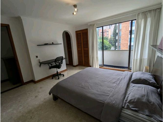 Apartamento de 4 alcobas en arriendo en Castropol, Medellín, 130 m² · foto 10 de 21