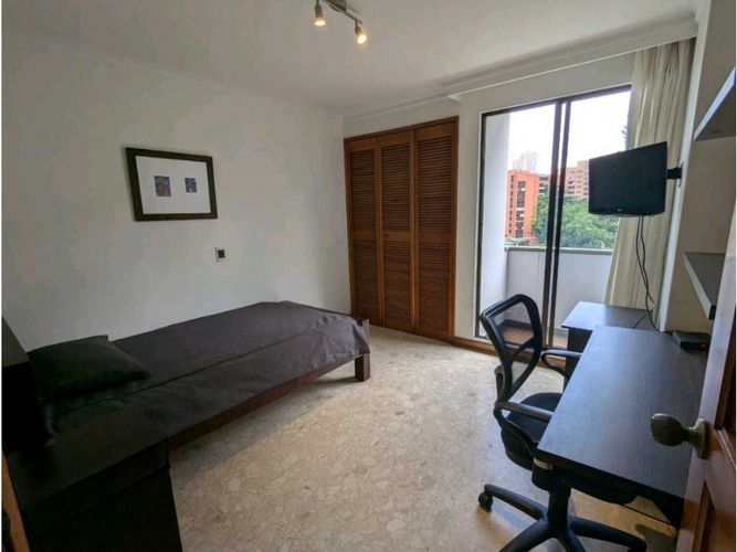 Apartamento de 4 alcobas en arriendo en Castropol, Medellín, 130 m² · foto 14 de 21