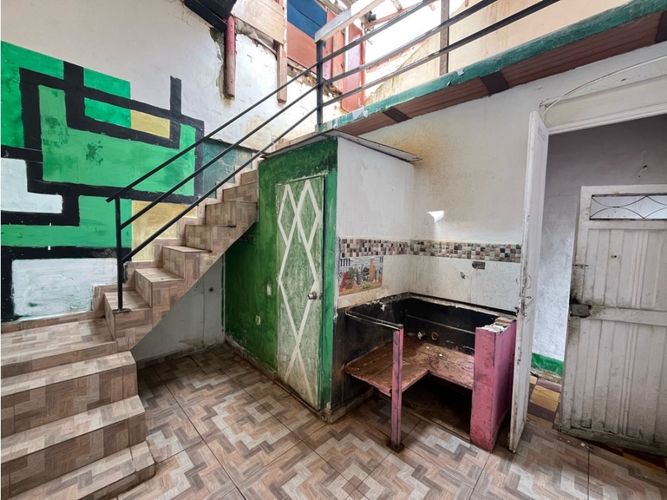 Casa de 6 alcobas en venta en Miraflores, Medellín, 256 m² · foto 5 de 15