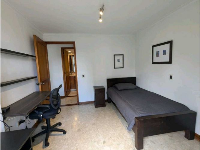 Apartamento de 4 alcobas en arriendo en Castropol, Medellín, 130 m² · foto 15 de 21