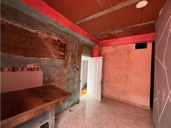Casa de 6 alcobas en venta en Miraflores, Medellín, 256 m² · foto 6 de 15