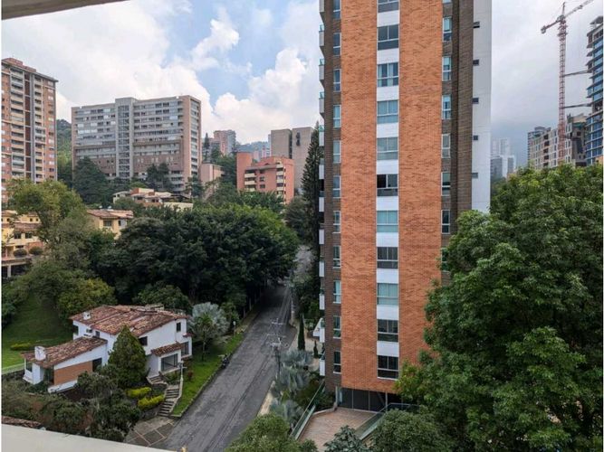 Apartamento de 4 alcobas en arriendo en Castropol, Medellín, 130 m² · foto 18 de 21