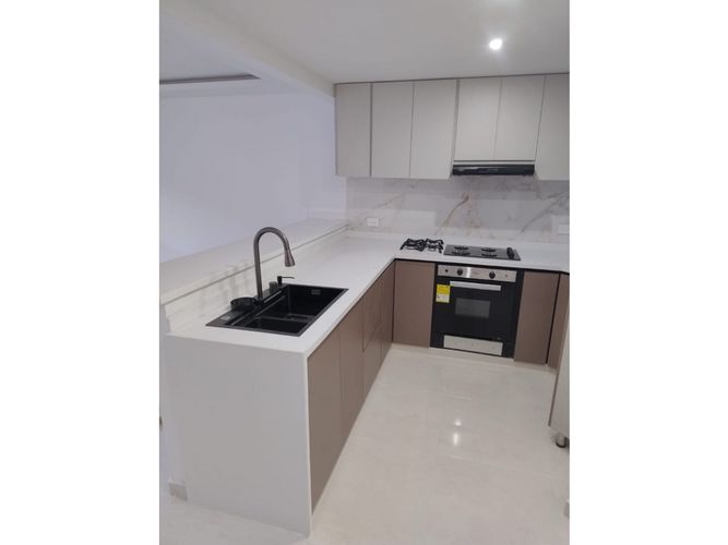 Apartamento de 2 alcobas en venta en Parque Natura, Jamundí, 90 m² · foto 2 de 13
