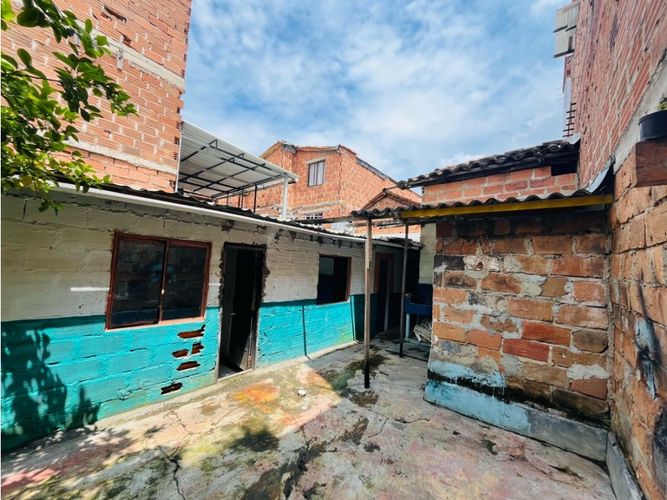 Casa de 6 alcobas en venta en Miraflores, Medellín, 256 m² · foto 15 de 15