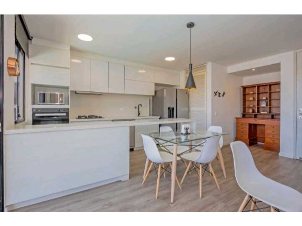 Apartamento en venta en Castropol, Medellín · foto 8 de 24