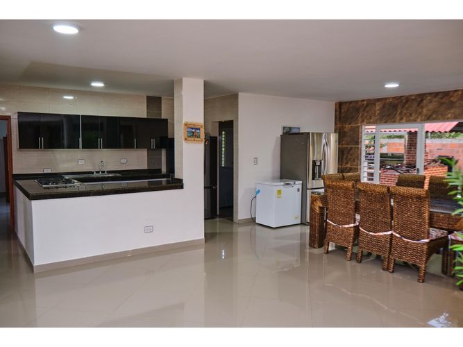 Casa de 7 alcobas en venta en Santa Elena, Cali, 300 m² · foto 6 de 24