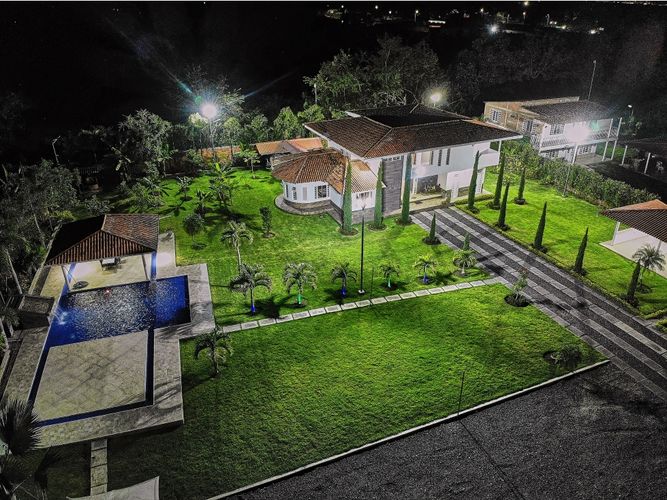 Casa de 7 alcobas en venta en Santa Elena, Cali, 300 m² · foto 10 de 24