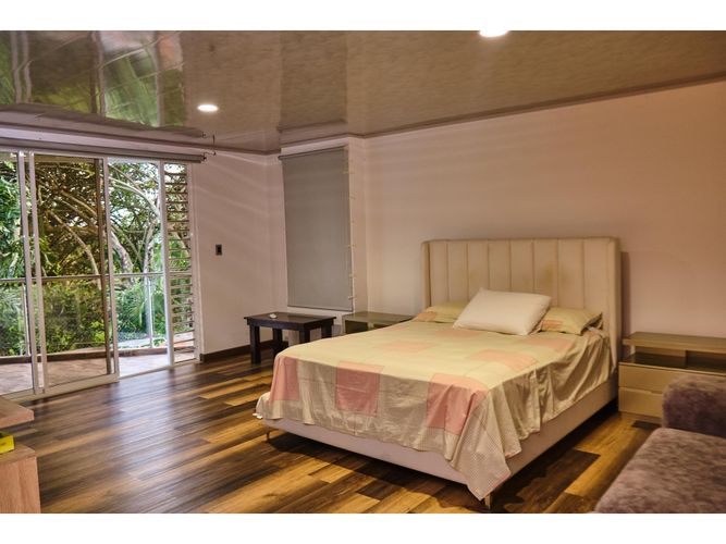 Casa de 7 alcobas en venta en Santa Elena, Cali, 300 m² · foto 12 de 24