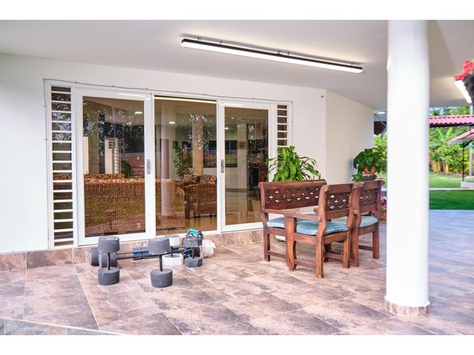 Casa de 7 alcobas en venta en Santa Elena, Cali, 300 m² · foto 22 de 24