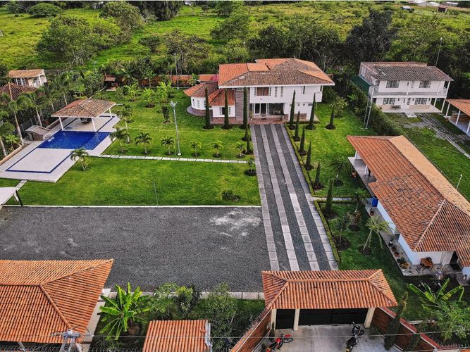 Casa de 7 alcobas en venta en Santa Elena, Cali, 300 m² · foto 24 de 24