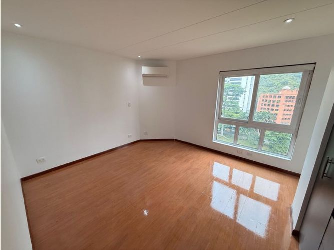 Apartamento de 4 alcobas en venta en Normandia, Cali, 192 m² · foto 15 de 20