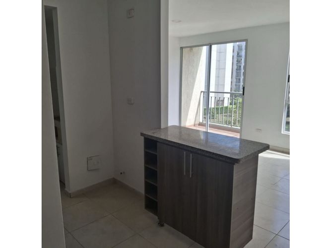 Apartamento de 3 alcobas en venta en Cr. Los Naranjos, Jamundí, 63 m² · foto 2 de 10