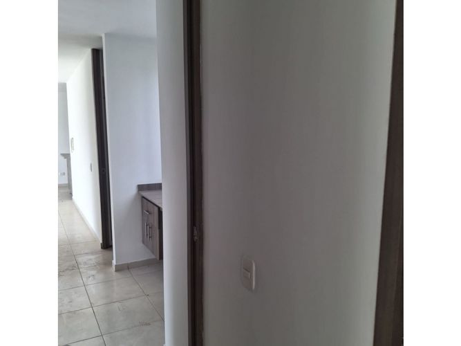 Apartamento de 3 alcobas en venta en Cr. Los Naranjos, Jamundí, 63 m² · foto 4 de 10