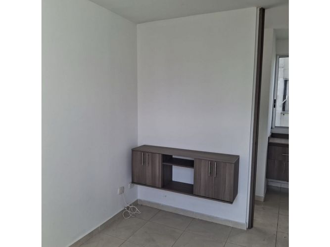 Apartamento de 3 alcobas en venta en Cr. Los Naranjos, Jamundí, 63 m² · foto 5 de 10